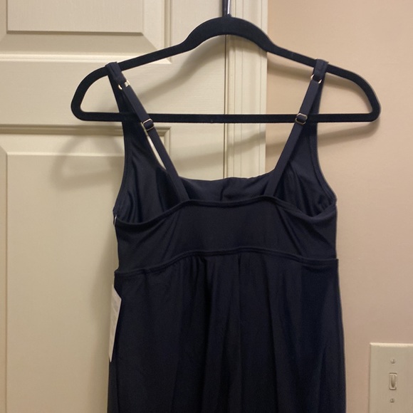 Lands End black swim dress, size 6, NWT - Picture 3 of 10